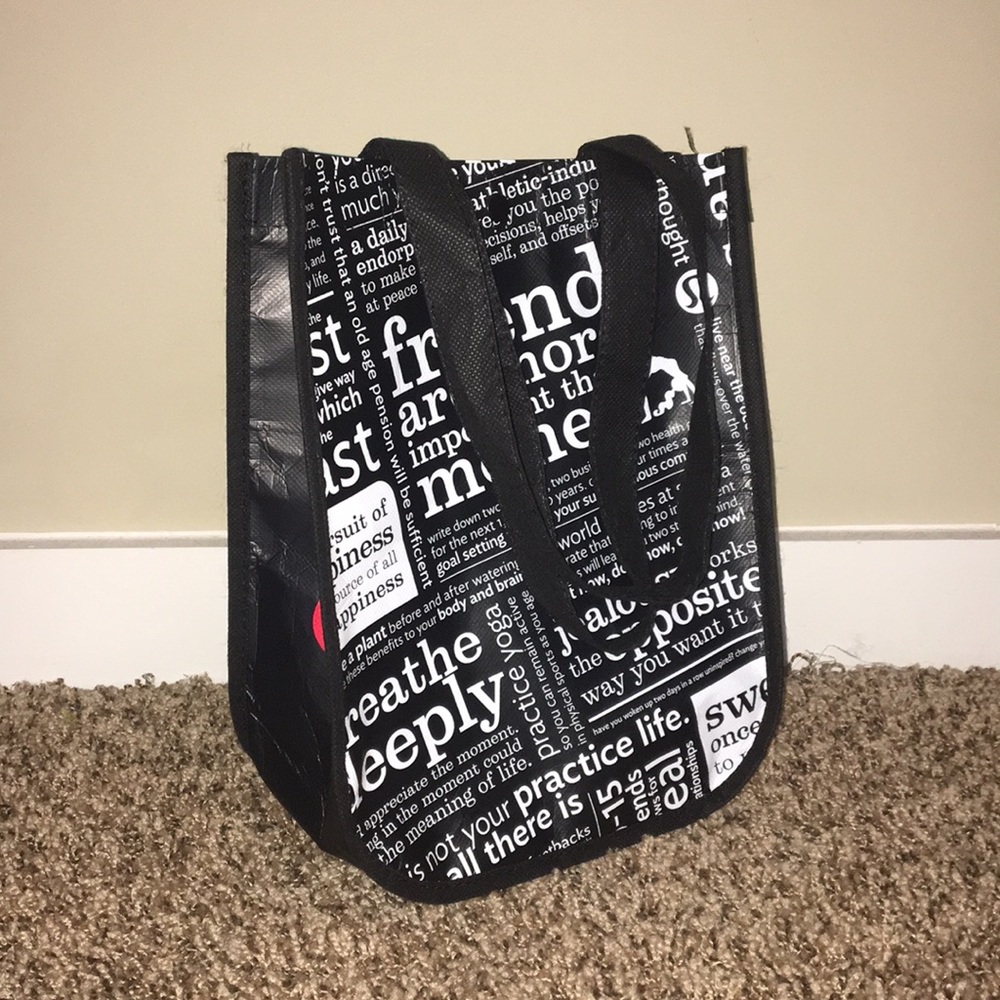 LuluLemon *exclusive* bag